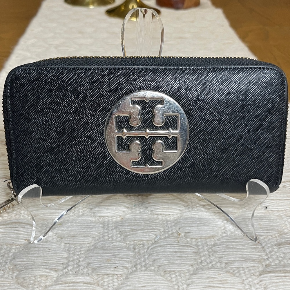 EUC Tory Burch large continental logo zip around saffiano leather wallet